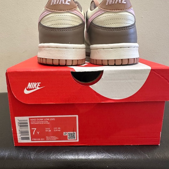 Sz 7Y/8.5 Women Nike Dunk Low GS Desert Khaki/Pink Foam Sneakers FB9109 201 - Picture 7 of 7